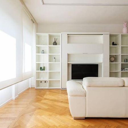 Ferienwohnung Bilocale Vista Sul Duomo Di Milano Exterior foto