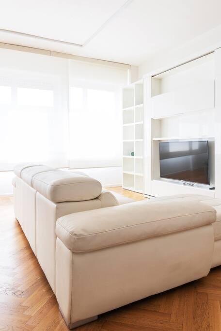 Ferienwohnung Bilocale Vista Sul Duomo Di Milano Exterior foto