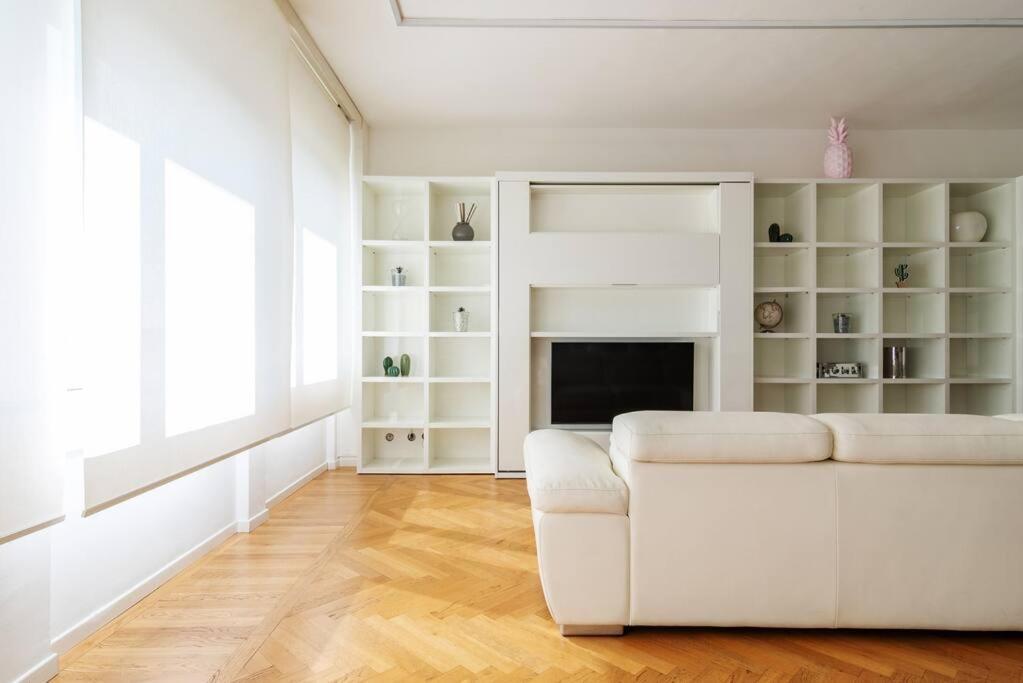 Ferienwohnung Bilocale Vista Sul Duomo Di Milano Exterior foto